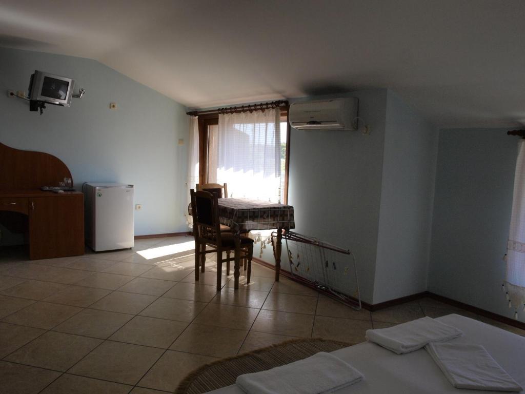 Guestrooms Hema Sozopol Ruang foto